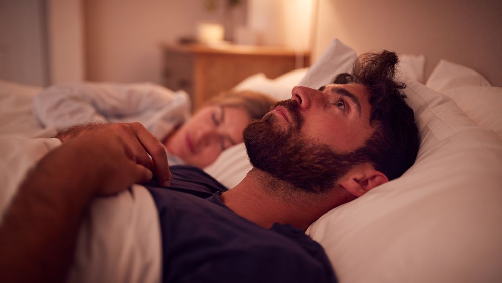 Par u krevetu, ilustracija