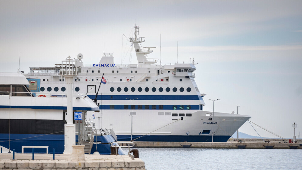 Trajekt Dalmacija u splitskoj luci, ilustracija