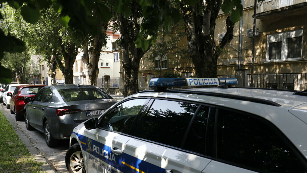 Policija ispred kuće Josipa Škorića - 9