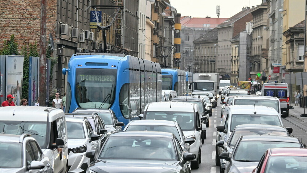 Zbog radova na cjevovodu u Ilici se stvaraju velike prometne gužve - 17