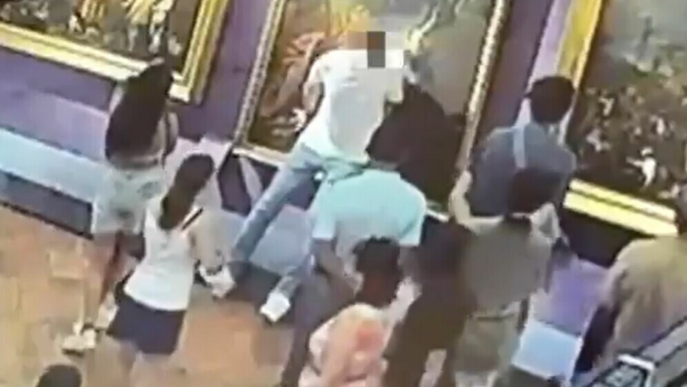 Neoprezni turist oštetio je sliku u talijanskoj galeriji