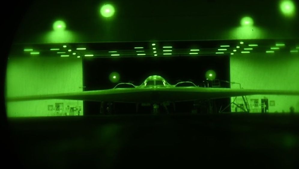 Pripreme B-2 Spirit bombardera za polijetanje na misiju