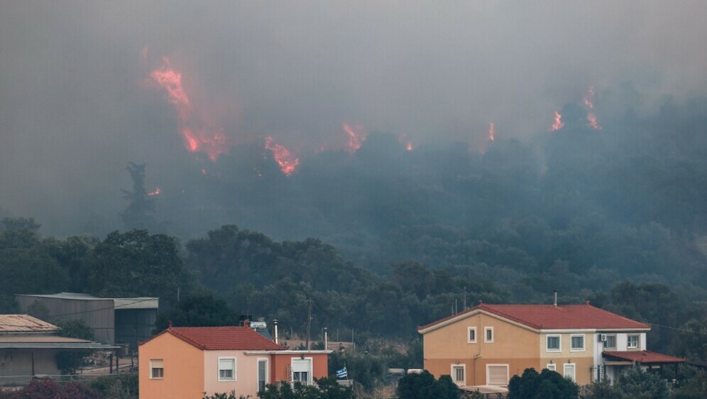 Požar na grčkom otoku Hiju