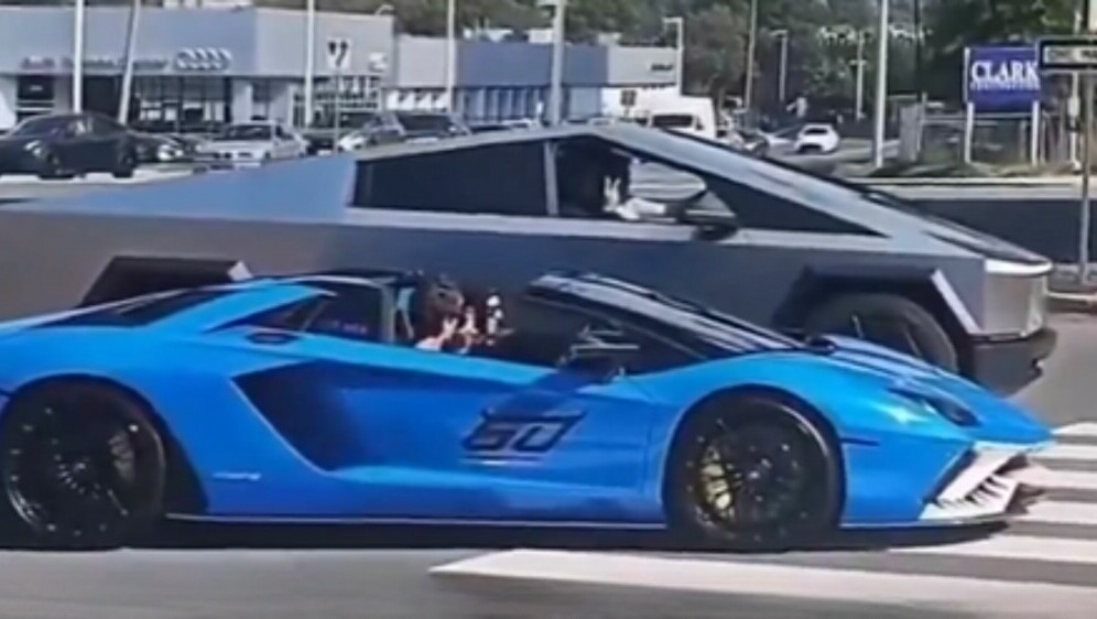 Utrka između Tesle i Lamborghinija