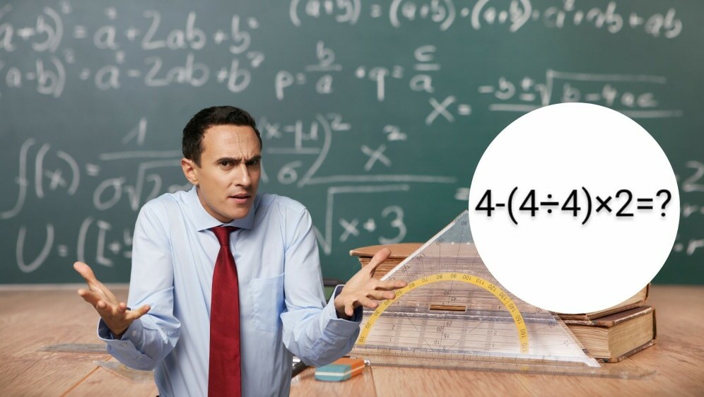 Muškarac koji zbunjen stoji pred pločom i matematičkim zadatkom