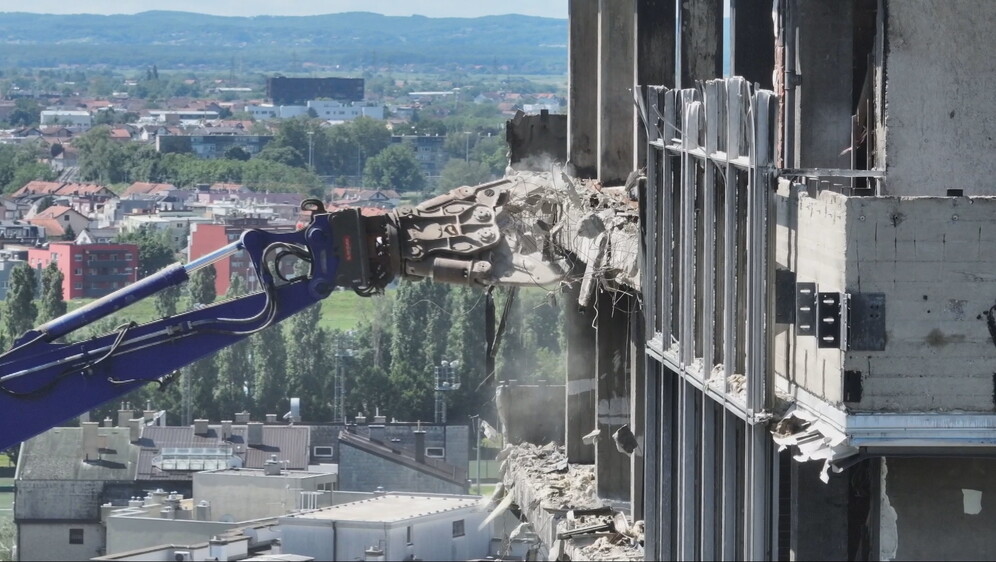 Krenulo rušenje nižih katova Vjesnika