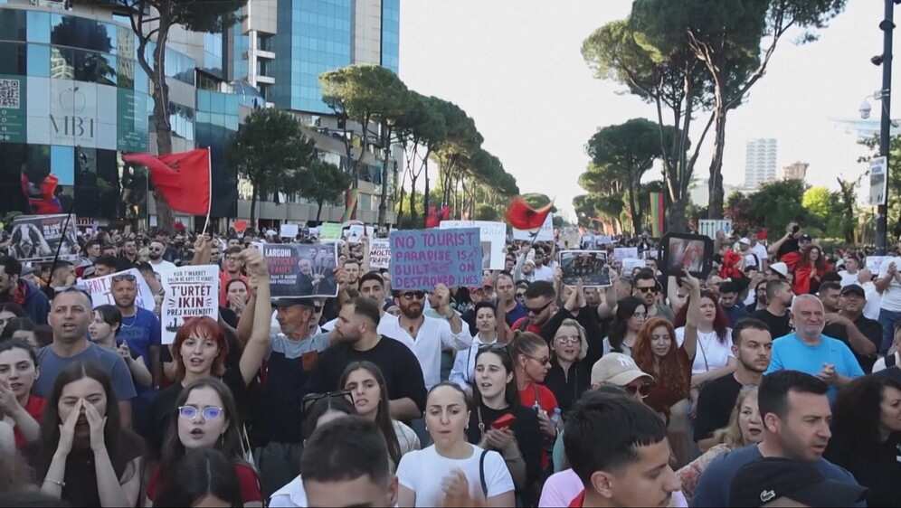 Albanci ne odustaju