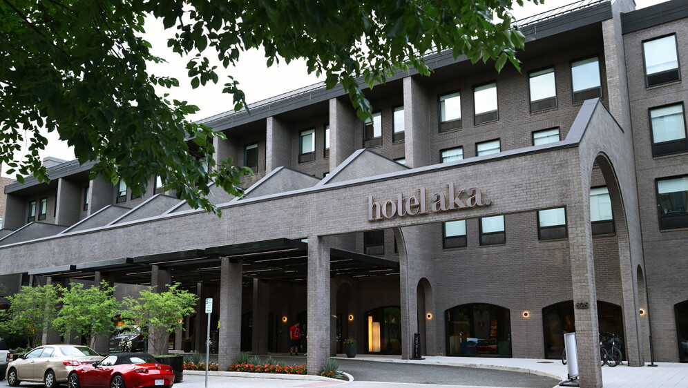 Hotel AKA