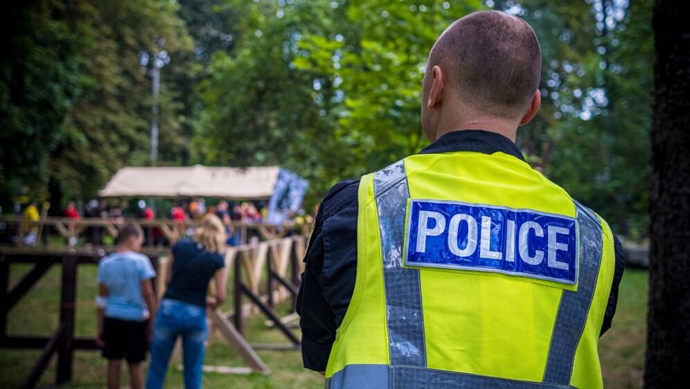 Policajac na terenu