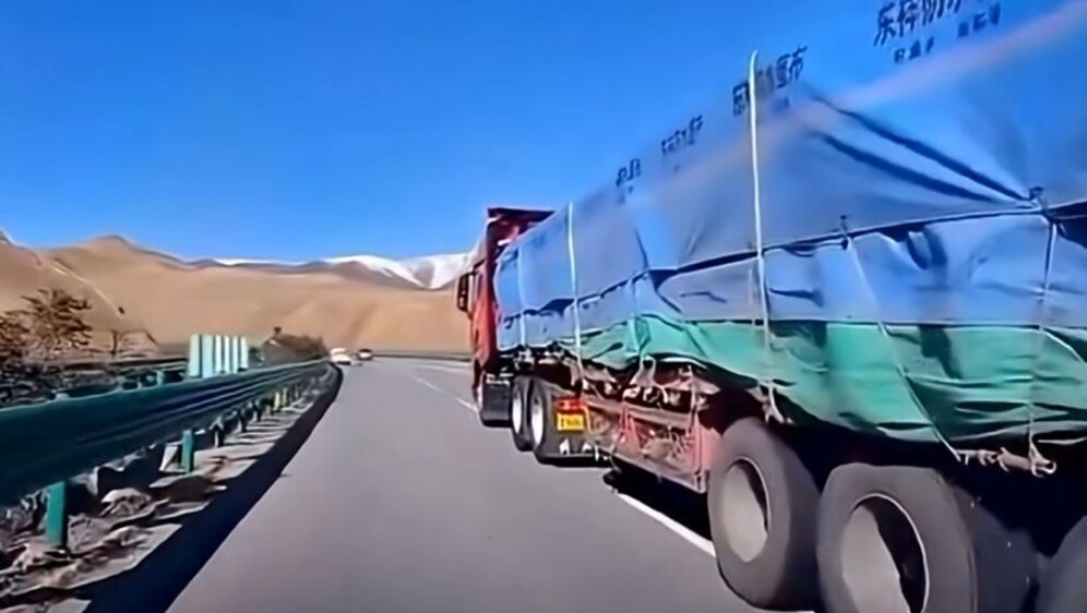 Kamion na autocesti