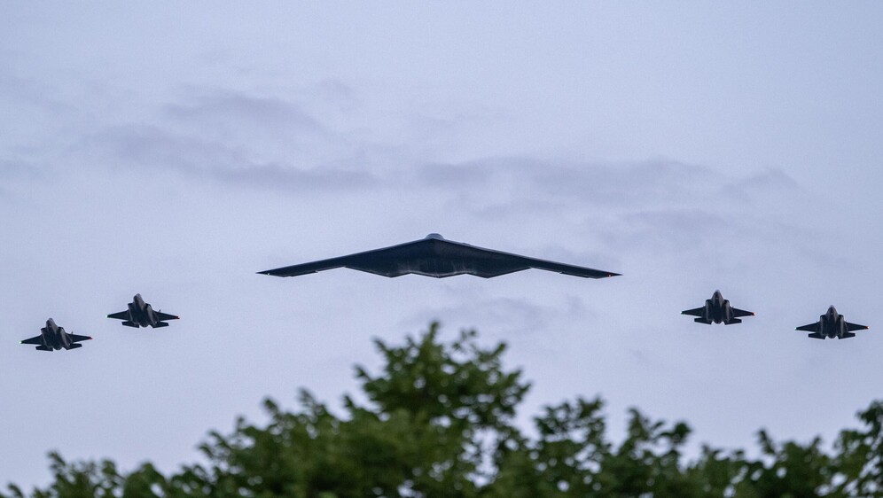 B-2 bombarderi