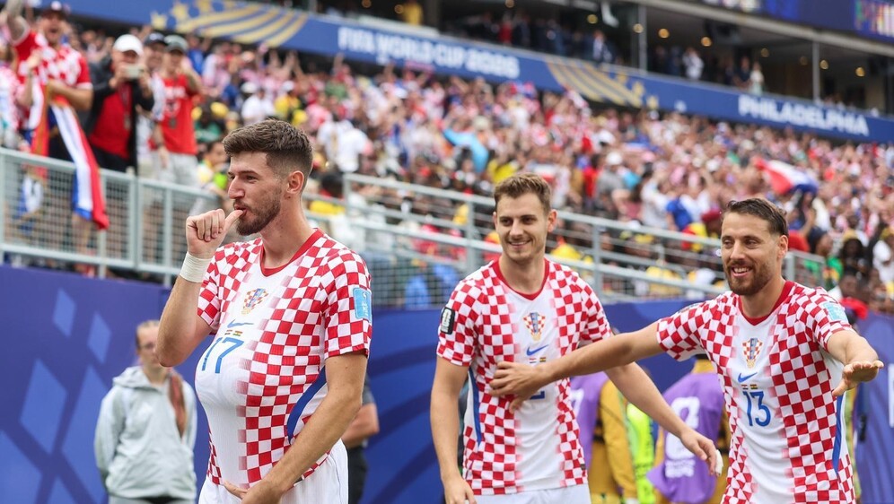 Petar Sučić slavi gol Gani