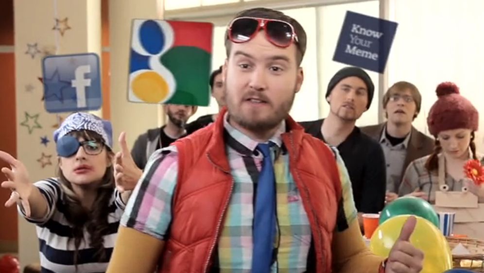 Kako bi izgledale popularne stranice da su obični ljudi? [HUMOR]