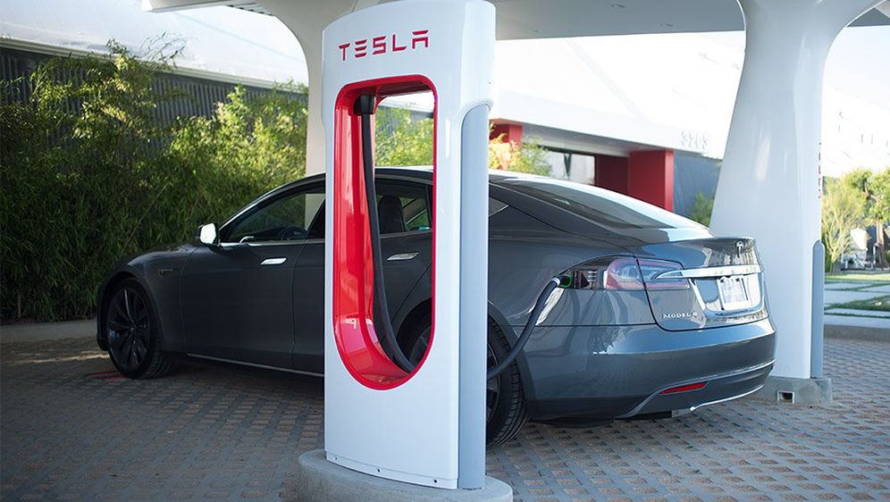 Tesla kreće u invaziju na Europu, do kraja godine otvara se preko 30 trgovina i servisa