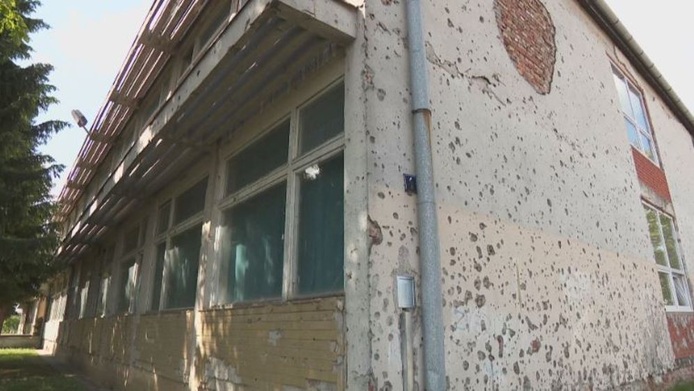 Obnova škole u Vukovaru čeka politiku (Foto: Dnevnik.hr) - 3