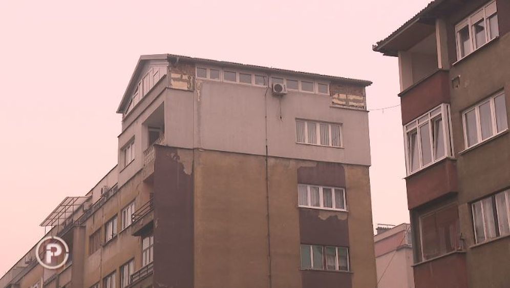 Zeničanin na stambenoj zgradi sagradio kuću (Foto: Dnevnik.hr) - 3