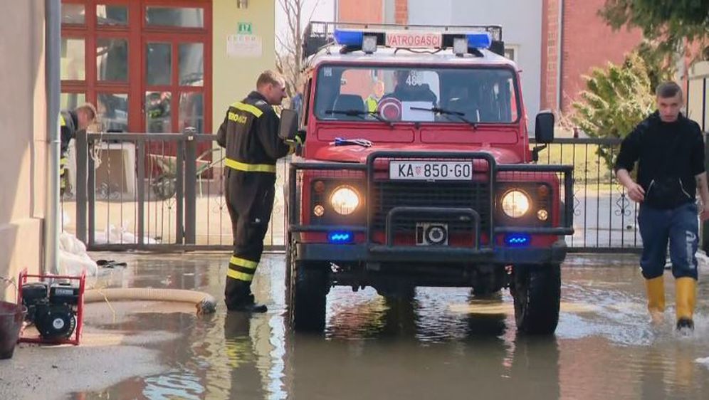 Poplave uzrokuju probleme diljem zemlje (Foto: Dnevnik.hr) - 1