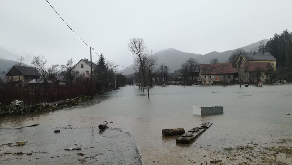 Poplavljena Kosinjska dolina (Foto: Marko Balen) - 5