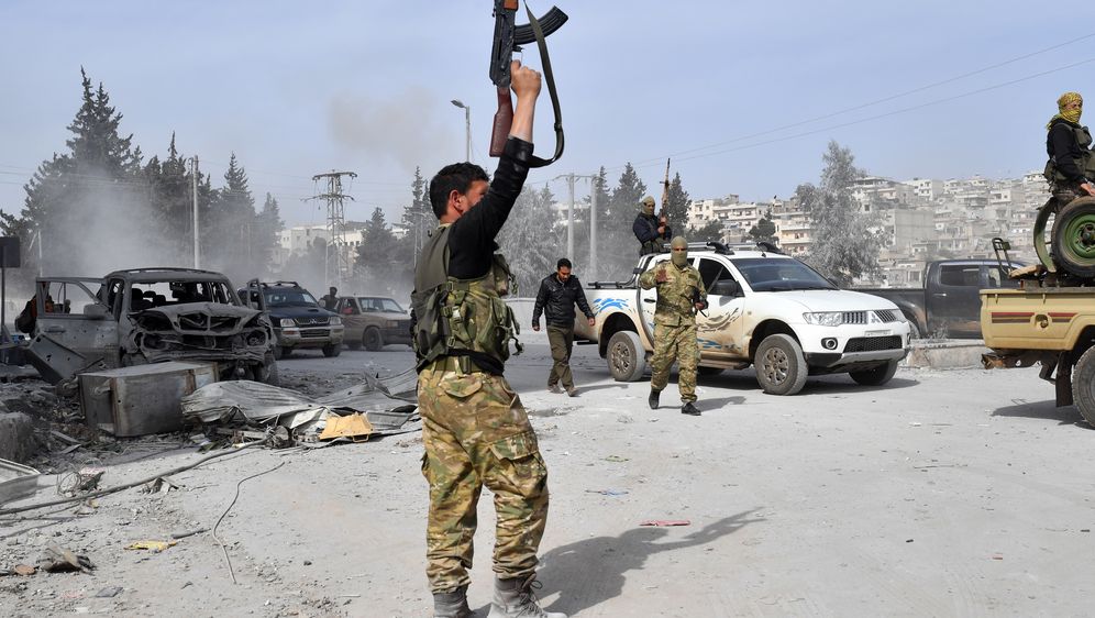 Sirijski pobunjenici u Afrinu (Foto: AFP)