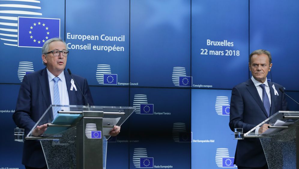 Jean-Claude Juncker i Donald Tusk (Foto: AFP)