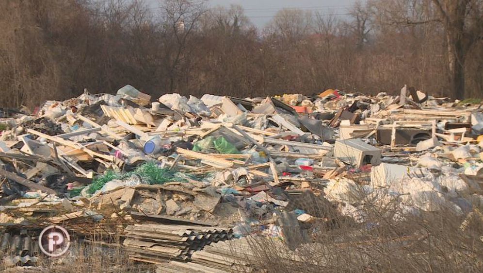 Na gradskom zemljištu u zagrebačkom naselju Savica niknulo je ilegalno odlagalište otpada (Foto: Dnevnik.hr) - 5