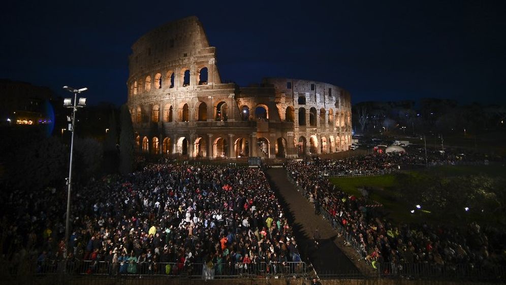 Križni put u Rimu (Foto: AFP)