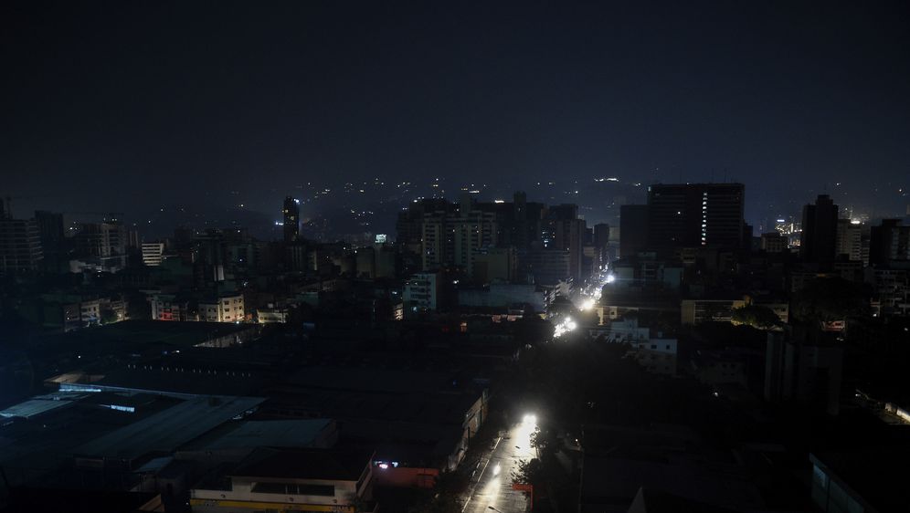 Caracas treći put bez struje (Foto: Federico PARRA / AFP)