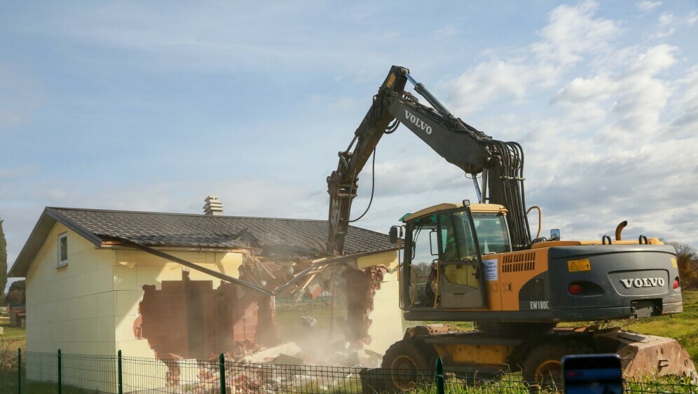 Rušenje bespravnih objekata u Istri - 7