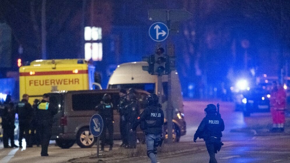 Policija na ulici u Hamburgu nakon pucnjave u centru Jehovinih svjedoka - 5