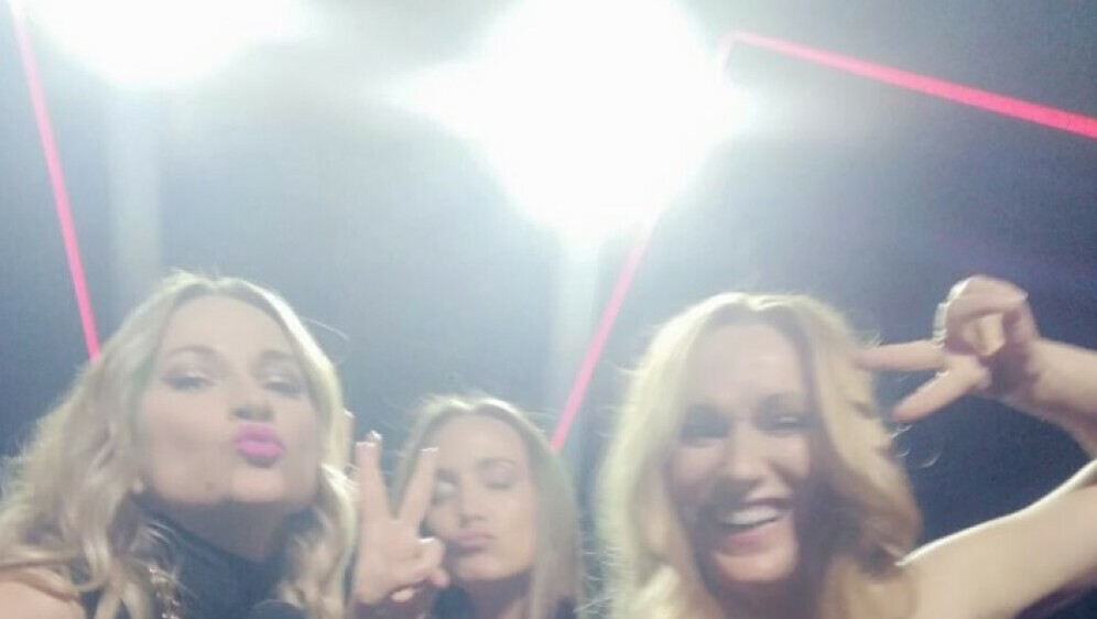 Grupa Feminnem i Alejuandro Buendija