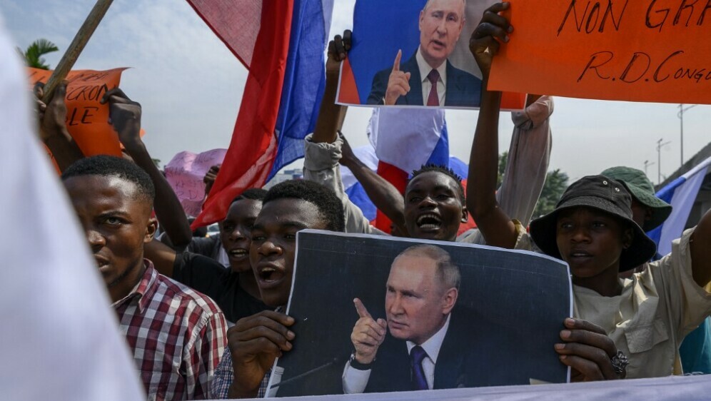 Prosvjednici u Kongu mašu Putinovim posterima