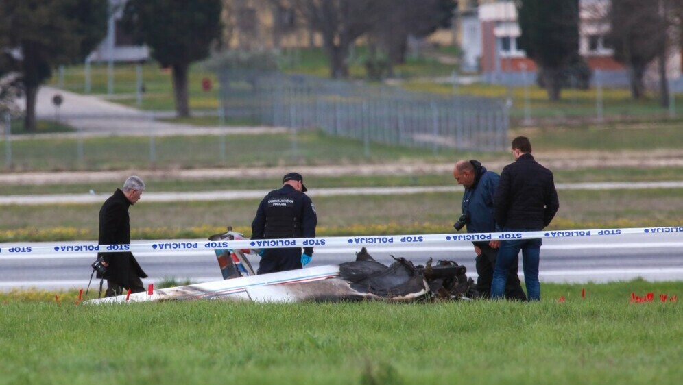 Dvoje ljudi poginulo u padu malog privatnog aviona - 30