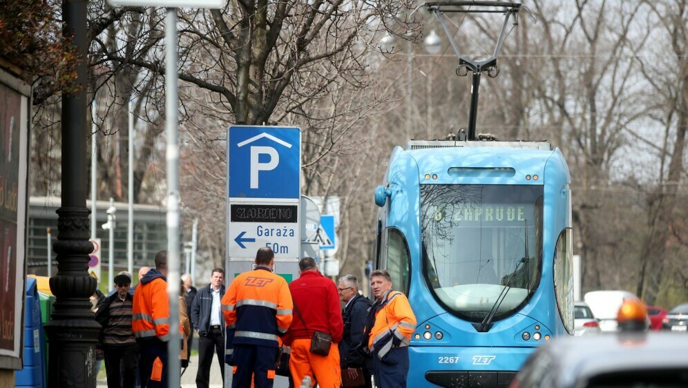 Tramvaj kod Langovog trga naletio na muškarca