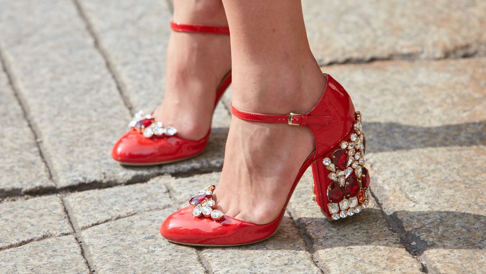 Crvene cipele efektan su dodatak svakoj kombinaciji