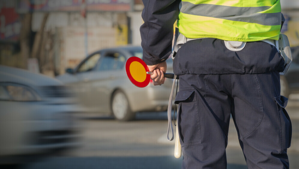 Prometni policajci lažno izdavali kazne za prekršaje