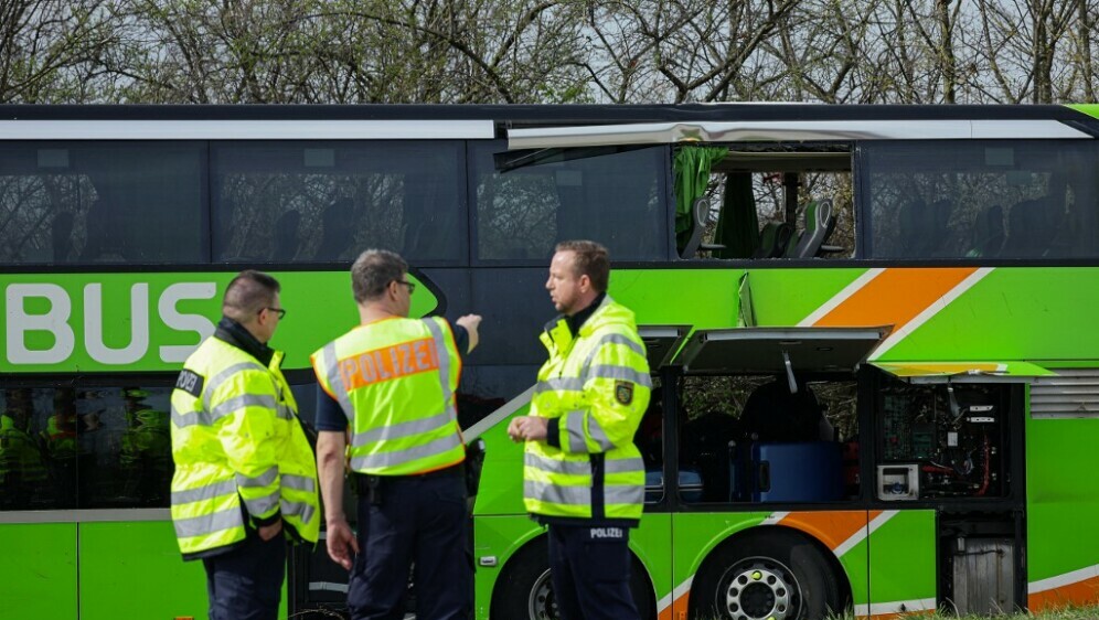 Autobus Flixbusa koji se prevrnuo u blizini Leipziga