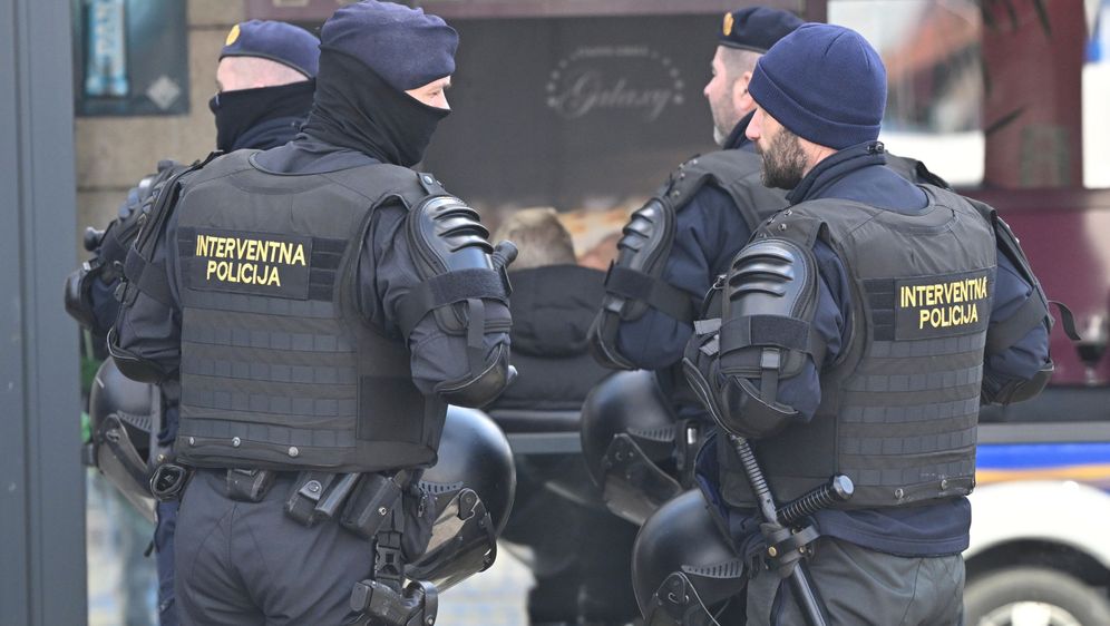 Policija ispred Maksimira