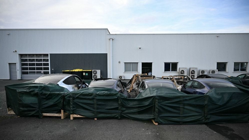 Zapaljena Teslina vozila