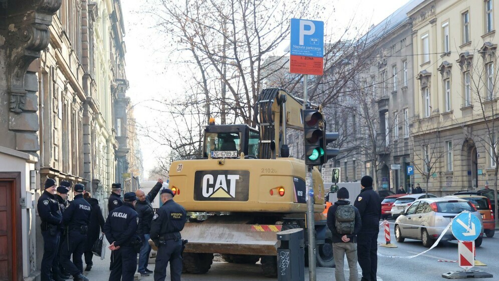 Policija osigurava izgradnju podzemnih spremnika - 2