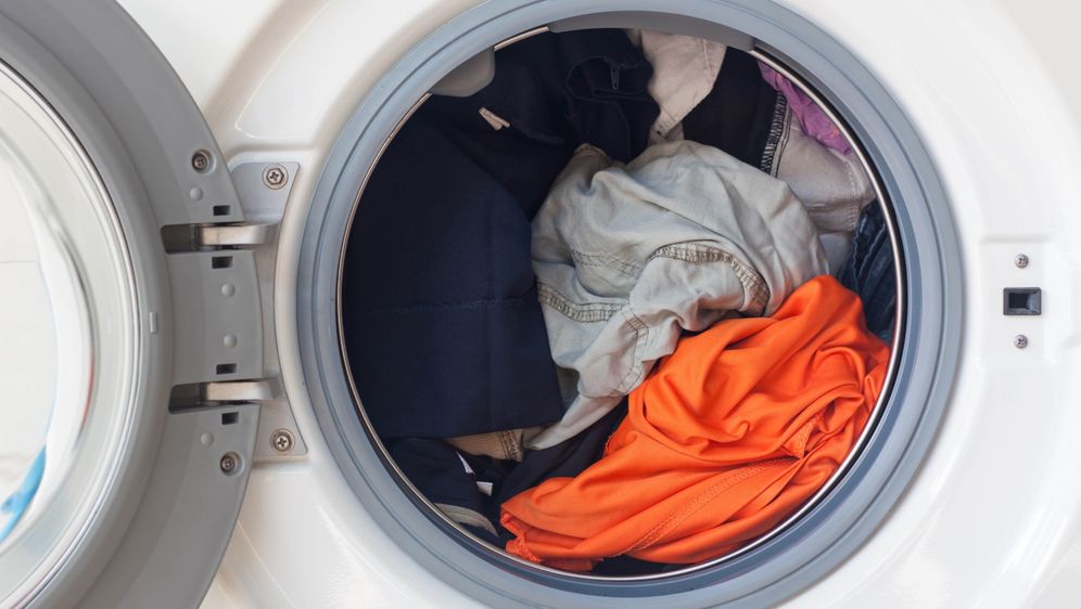 Neki prljavo rublje drže u perilici