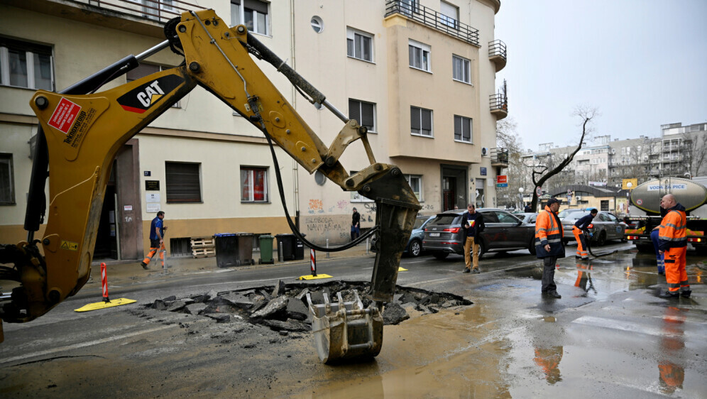 Poplava nakon puknuća cijevi u zagrebačkoj Šubićevoj ulici - 16