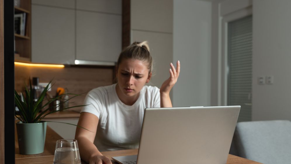 Poteškoće na društvenim mrežama, ilustracija