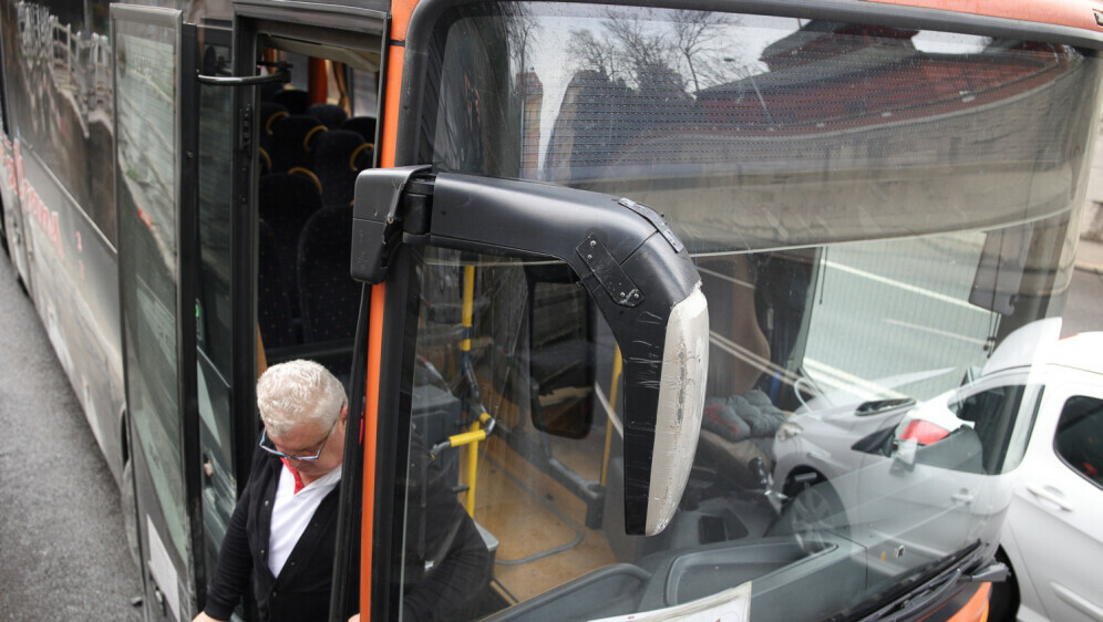 Autobus zapeo u Miramarskoj - 2