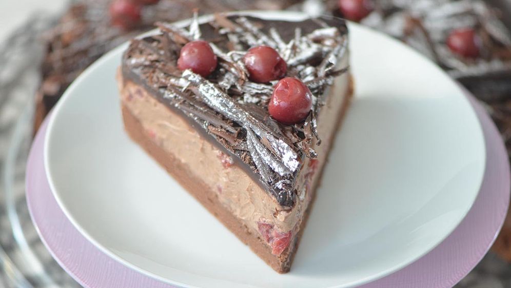 Torta s čokoladom i višnjama (Lenina torta)