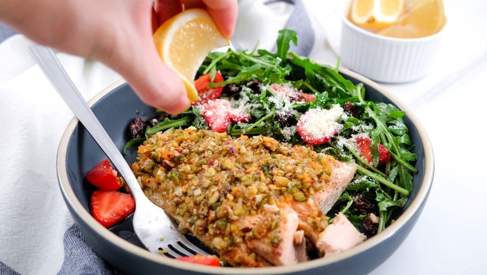 Losos u korici od pistacije