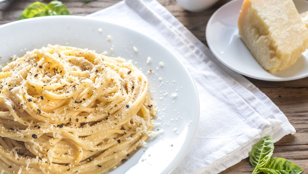 Špageti sa sirom i paprom