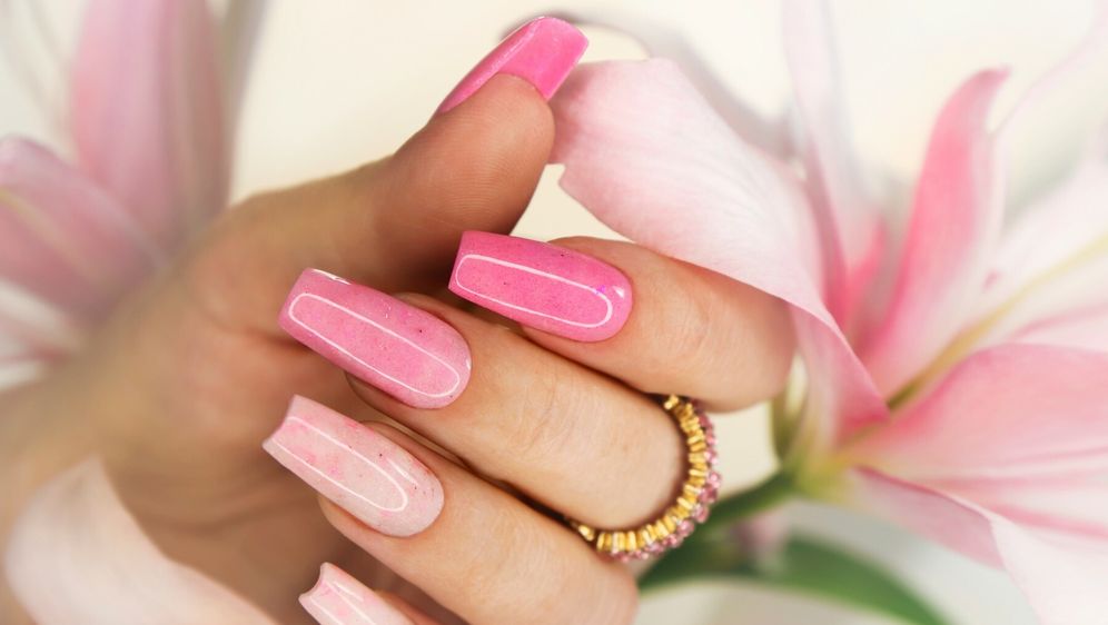 Lijepi ružičasti nokti
