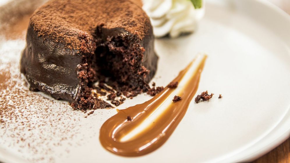 Čokoladni lava kolači s kikiriki maslacem