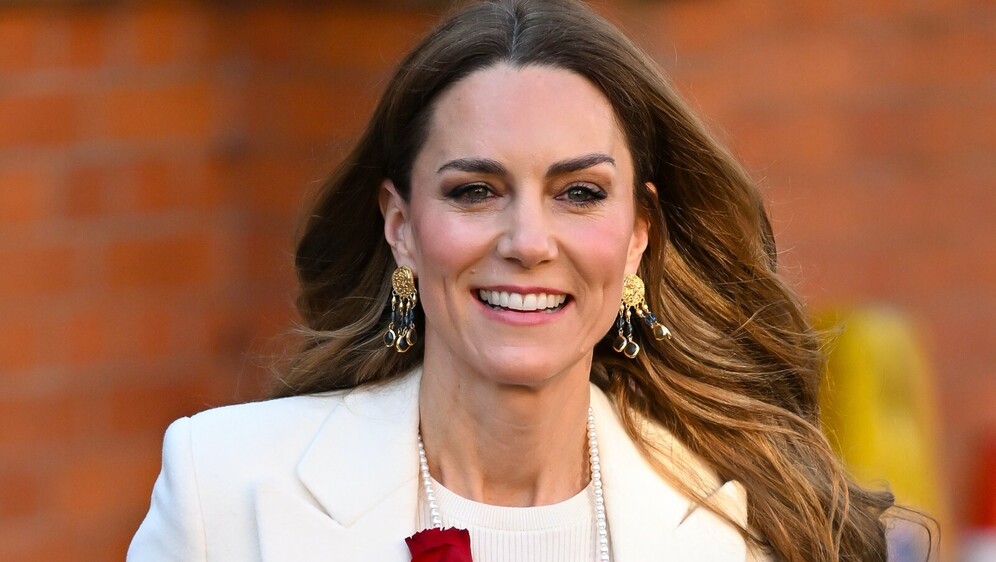 Catherine Middleton sa Sezane naušnicama Dina 2026. - 4