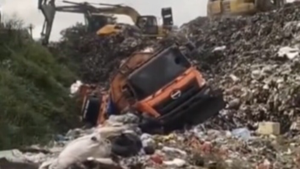 Lavina smeća na odlagalištu otpada